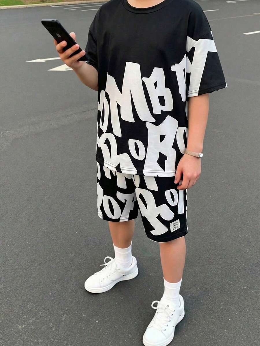 SHEIN 2件套儿童/青少年男童休闲日常舒适印花圆领宽松套头短袖T恤和短裤针织套装 - 彩色 - 查看 1