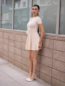 Andrea Bello 女士优雅通勤简约米色针织A字连衣裙 - 米色 - 查看 6