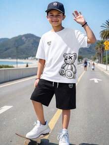 SHEIN 2件組青少年男孩可愛卡通熊印花短袖T恤與黑色短褲，夏季街頭生活休閒圖案街頭時尚，日常穿搭套裝 - 黑與白 - 查看 8