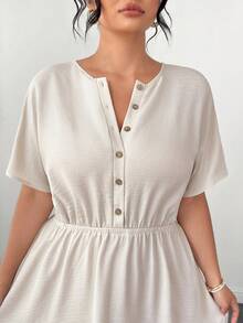 SHEIN LUNE CURVE 大码女士优雅圆领短袖收腰A字连衣裙，适合夏季通勤 - 杏色 - 查看 8