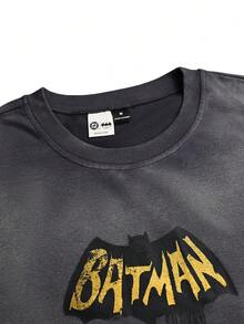 BATMAN X SHEIN STYNVO 男士休閒時尚街頭風日常通勤動漫英雄角色字母紮染印花寬鬆版型T恤，夏季，度假 - 灰色 - 查看 5