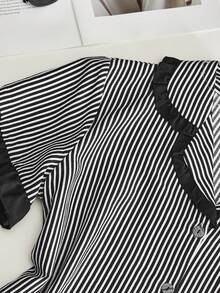 Lowkey Lull 荷叶边条纹短袖休闲纽扣睡衣套装，夏季 - 彩色 - 查看 3