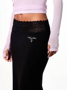 BABYPHAT Chân váy midi bằng vải jersey, cạp thấp, viền ren, dáng ôm sát và điểm nhấn logo. - màu đen - Xem 6