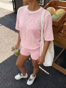 Muchica 2件組女款寬鬆條紋圓領T恤與彈性腰條紋長褲，春夏季針織感套裝，春夏季風格，奶油黃，休閒套裝，居家服，休閒睡衣，新年睡衣，家庭聖誕睡衣套裝，女款休閒套裝，棕色2件組，春季女裝 - 粉色 - 查看 5