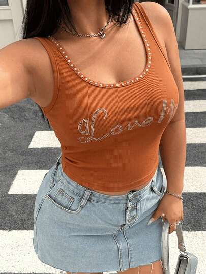 Top sin mangas con letras estampadas y bordes de strass para mujer, chaleco corto básico casual para uso diario, ropa de moda para mujer en primavera y verano
