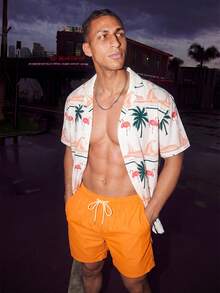 Manfinity KASUA Conjunto casual de playa para hombres con camisa de manga corta y pantalones cortos, minimalista y de moda para uso diario, bañador hawaiano - Naranja Coral - Ver 1