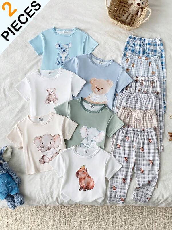 SHEIN 2件組 幼童男童可愛坐姿熊、無尾熊、大象、水豚印花圓領上衣與格紋熊、無尾熊、大象、水豚印花長褲，休閒舒適雙面刷毛睡衣，隨機6款