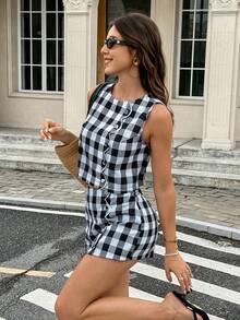 SHEIN Frenchy Bộ đồ nữ kẻ caro gồm áo vest một hàng cúc và quần short, kiểu dáng thường ngày. - Đen và trắng - Xem 1