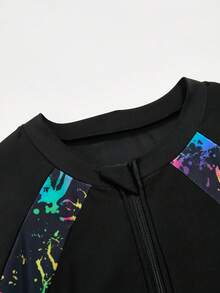 SHEIN 儿童青少年男童休闲撞色拼接泳裤及防晒衣套装，舒适时尚，百搭实用，适合海滩、冲浪、游泳、夏季日常穿着、上学、户外活动、音乐节、节日派对、暑假等场合。青少年男童连体泳衣，运动泳装面料，全印花防晒衣，沙滩装。 - 彩色 - 查看 7