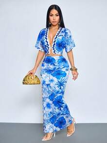 SOLERSUN Women's Hawaiian Tropical White And Blue Floral Summer Casual Holiday Vacation Holiday Crop Top With Ring Detail & High-Slit Maxi Skirt 2 Pieces Set - Navy Blue - View 5