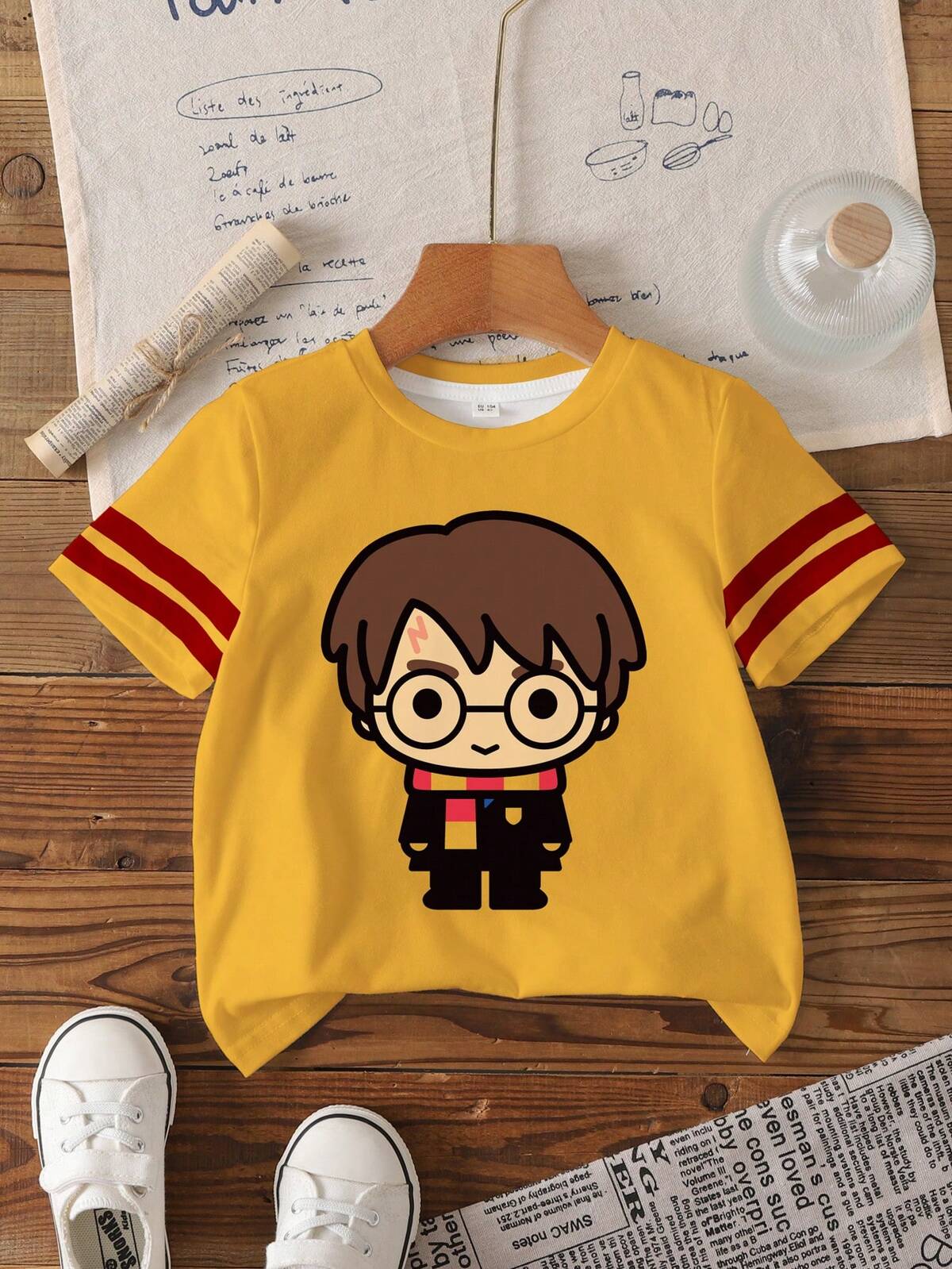 HARRY POTTER X SHEIN T-shirt à col rond à manches courtes avec personnage de dessin animé et imprimé rayé pour jeune garçon