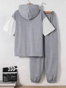 SHEIN 儿童两件套青少年男童休闲连帽短袖T恤短裤套装，街头朋克摇滚校园风，适合春夏日常穿着、运动、郊游、上学、派对、节日、拍照等场合。 - 灰色 - 查看 2