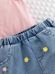 SHEIN Vintaside Kids 女宝宝（女）时尚甜美可爱街头风粉色吊带上衣，饰有3D立体花朵，搭配蓝色水洗牛仔迷你裙，花卉刺绣套装，夏季 - 彩色 - 查看 4