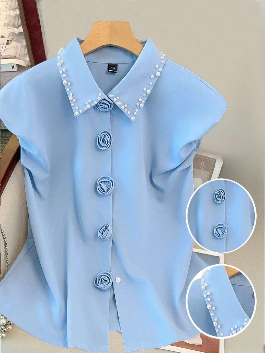 GlowEve CURVE Camisa de unicolor de talla grande con decoración de botón 3D y adorno de perlas, de manga corta - Azul - Ver 1