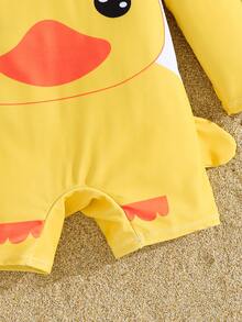 SHEIN Traje de baño de protección solar de manga larga con diseño de pato de color contrastante y diseño de retazos para niño preadolescente, adecuado para vacaciones en la playa, natación, verano - Amarillo - Ver 5