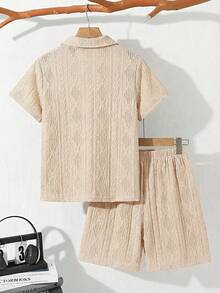 SHEIN 两件套男童休闲宽松纯色 Polo 领短袖 T 恤和短裤套装，适合通勤、上学、日常休闲穿着、运动、春夏穿着。 - 彩色 - 查看 4