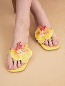 Eladyva Sandalias de chanclas con puntera cuadrada y estampado floral para mujer talla grande, Moda Verano Casual Playa, Nuevos Modelos 2025 - Amarillo - Ver 4
