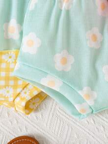 SHEIN Playful Pals 宝宝夏季必备！甜美碎花吊带连衣裙+三角短裤两件套，清新配色，适合日常穿着和外出。 - 彩色 - 查看 11
