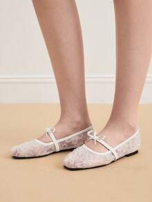 Eladyva Schleife Quadratische Spitze Damen Flache Schuhe, Gestrickte Casual Schuhe, Große Größen Casual Ballett Schuhe, Flache Damen Slip-On Schuhe, Komfortable vielseitige Schuhe, Boho-Stil Gelb, Schwarz, Weiß, Beige, Hellblau, Leopard Muster Frühling/Herbst Spitze Flache Schuhe, Europäisch und Amerikanisch Große Größen Sommer Outdoor Casual Walkingschuhe, Damen Casual Flache Schuhe, Schlabbrige Schuhe, Cut Out Schleife Chinesischer Stil Damen Loafer, Elegante Weiße Flache Schuhe, Blumig - weiße Blüten - Übersicht 3
