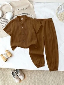 SHEIN Streecool Kids 小男孩2件組休閒韓風短袖襯衫與慢跑長褲套裝，適合春夏季日常穿著 - 棕色 - 查看 3