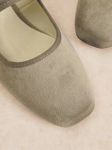 Rosivie Sepatu Loafer Datar Kasual Wanita dengan Desain Gesper, Serbaguna untuk Pemakaian Sehari-hari - Aprikot. - View 11
