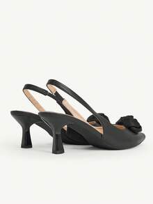 CUCCOO CHICEST Eleganta pumps för kvinnor med spetsig tå och 3D-blomdekoration - Svart - Visa 10