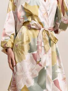 Hourtrue 花卉印花落肩繫帶緞面浴袍，不含內衣，奢華居家服，適合秋冬與夏季 - 彩色 - 查看 6