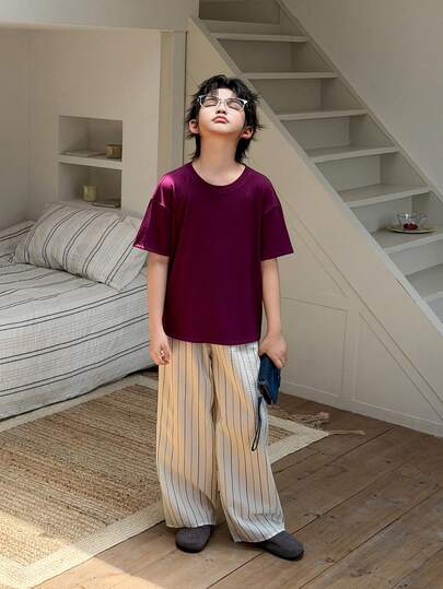 Dazy Kids Bộ đồ ngủ cho bé trai (cỡ lớn): Áo thun cổ tròn rộng rãi + Quần ống đứng.