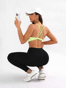 Easithlete Easithlete 女款素色扭結掛脖運動內衣 - 芥末黃 - 查看 5