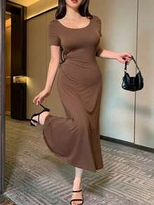 DAZY 女款純色露背蝴蝶結中長洋裝 咖啡棕 夏季約會咖啡廳穿搭陽光裙 - 棕色 - 查看 2