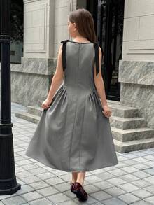 SHEIN 青少年女孩對比收腰長洋裝 休閒優雅時尚百搭 日常穿搭 適合典禮派對所有場合 新款女童洋裝 - 灰色 - 查看 2