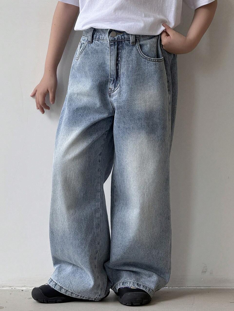 Tween Boy Contrast Color Straight Leg Casual Jeans