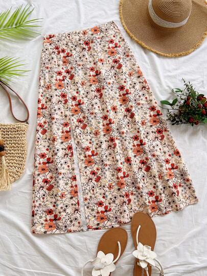 Soleia Chân váy nữ họa tiết hoa nhí xẻ tà dáng casual