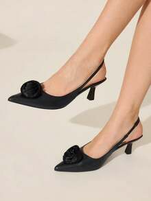 CUCCOO CHICEST Eleganta pumps för kvinnor med spetsig tå och 3D-blomdekoration - Svart - Visa 1