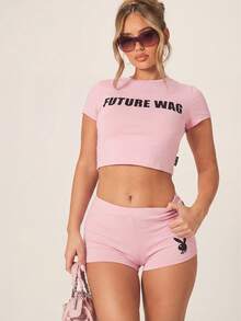 Missguided x Playboy Future Wag 口號短版上衣與屁股短褲套裝，Logo 印花粉色吊帶背心，節慶居家休閒風，2026 世界盃運動賽事街頭風球衣 - 粉色 - 查看 6