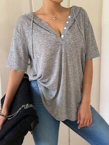 Vibekara 休闲优雅简约学院风美式宽松连帽T恤，修身显瘦，半拉链设计，短袖，灰色碎花图案，适合所有季节，室内外皆可穿着，大码女款 - 灰色 - 查看 4