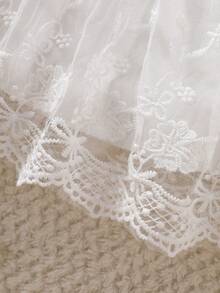 2 piezas Conjunto de vestido elegante para bebé niña recién nacida | Encaje blanco + Falda de tul con decoración floral 3D, estilo dulce y delicado adecuado para fiesta, sesión de fotos, ocasiones festivas, suave y cómodo, artículo de regalo encantador - Blanco - Ver 7