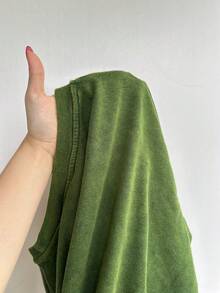 Solflare Kaos Lengan Pendek Longgar Rajut Vintage dengan Tampilan Cuci Asam Ukuran Besar, Hijau Zaitun - Dark Green - View 7