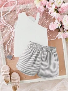 SHEIN 1pc Baby Girl White Summer Elegant 2nd Birthday Ribbed Asymmetric Strap Floral Decor Top With Pink Striped Shorts Set For Street Travel Photography - Black and White - View 2