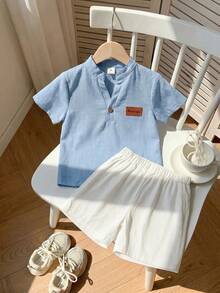 SHEIN Bộ áo sơ mi ngắn tay cổ chữ V họa tiết vân và quần short thường ngày cho bé trai, thoải mái và thời trang, phù hợp mặc hàng ngày, đi học, đi chơi, lễ hội âm nhạc, ngày lễ, nghỉ mát bãi biển, phong cách mùa hè, lễ hội, xuân/hè - Nhiều màu - Xem 4