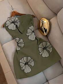 GlowEve CURVE 加大码新款法式3D立体花卉设计修身收腰吊带紧身连衣裙 - Fresh Green - 查看 1