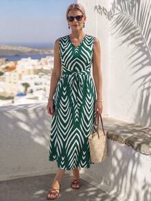 GlowEve CURVE Plus Size Summer Casual All-Over Print V-Neck Sleeveless Dress - Green - View 4