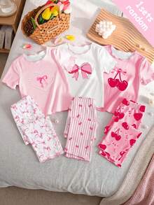 SHEIN 隨機發貨 1 套（共 3 款）女童居家服套裝，粉色蝴蝶結、珍珠愛心、櫻桃圖案荷葉邊短袖上衣與長褲睡衣套裝 - 粉色 - 查看 1