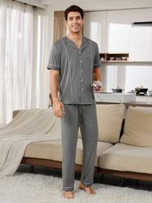 CoupledUp Conjunto de pijama de pantalón y manga corta con ribete de color contrastante, de estilo minimalista y moderno para hombre - Gris Oscuro - Ver 5