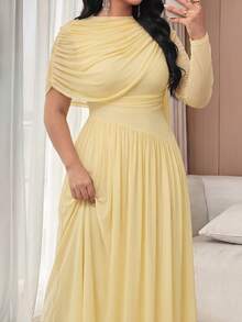 Modelyn Elegantes Partykleid in Unifarbe mit asymmetrischem Kragen, Große Größen - Gelb - Übersicht 4
