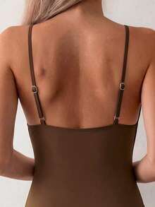 SHEIN Swim 1 件纯色镂空金属装饰连体泳衣，适合夏季海滩度假 - 棕色 - 查看 6