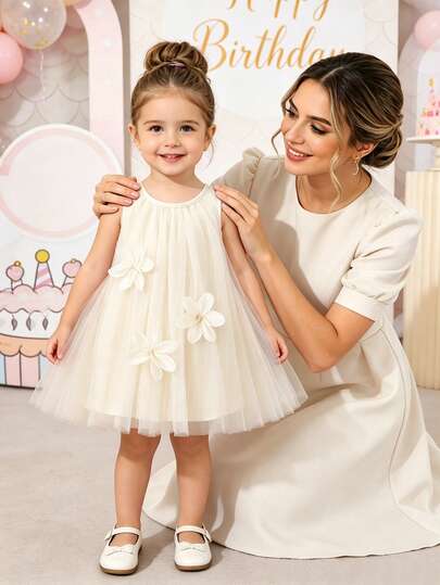 SHEIN Glamorique Kids 女婴甜美梦幻网纱连衣裙，精致3D立体花朵装饰，适合外出、度假、拍照、各种场合、夏季穿着、婚礼、派对等。