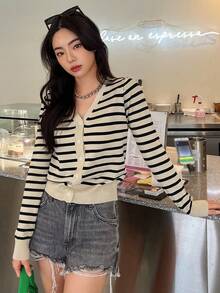 DAZY 女款黑白條紋長袖單排扣法式休閒開襟衫，適合返校季與夏季日常穿著 - 黑色 - 查看 2