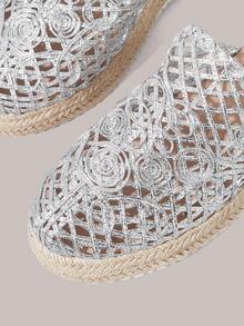 Styleloop Giày nữ đế xuồng cao gót dày, quai hậu màu bạc, kiểu dáng hở gót, thích hợp cho đi chơi, nghỉ mát, hẹn hò hàng ngày, đi biển, du lịch biển, phong cách thường ngày. - Bạc - Xem 7