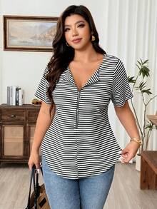 Weeklong Camiseta ajustada de manga corta con cuello en V con cremallera y unicolor para mujer de talla grande, blusas para salir en verano - Blanco y Negro - Ver 5